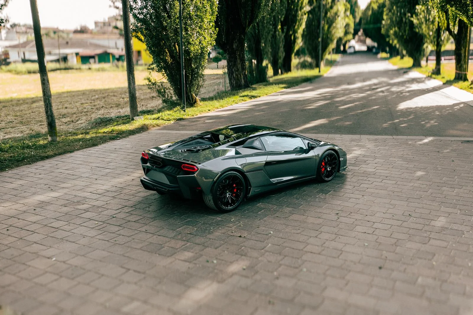 Lamborghini Temerario di GC Auto, vista tre quarti posteriore con spoiler e diffusore in evidenza